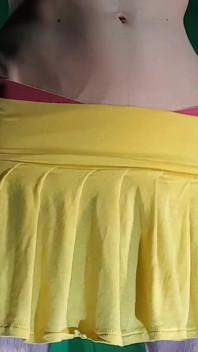 Fustă mini galbenă cu pantaloni scurți galbeni