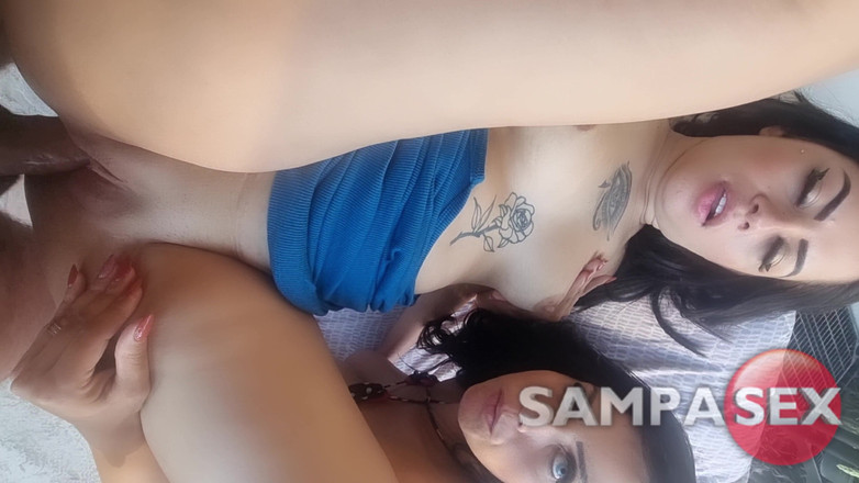 Marques XXX: Vicky는 매우 발정났고 부부와 함께 사정하게되었습니다. 나는 그녀의 보지에 와서 그녀는 모든 정액을 삼켜.