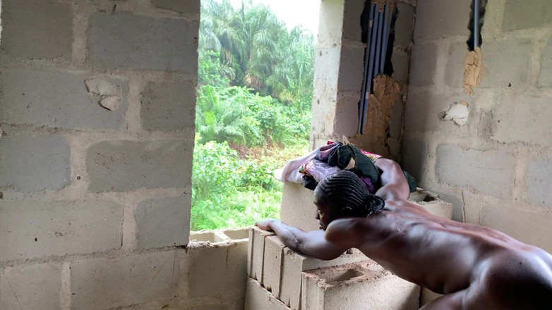 Sexypeller: Трах на улице с другом измельчителя