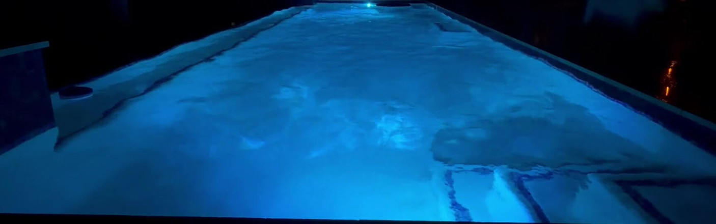 GottaLuvBB: koee aur pool men nagn hokar khelta hai?