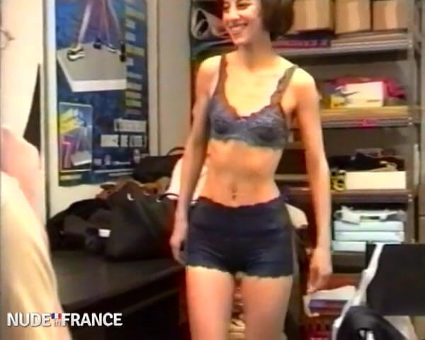 La France a Poil: Caroline, gorgeous little nympho, discreet and very excited