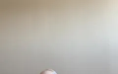 Algunas movimientos de gimnasia desnuda en tanga contiene: - flexiones hindúes - > piernas pateadas > lateral (video 0:12) - limpiaparabrisas w