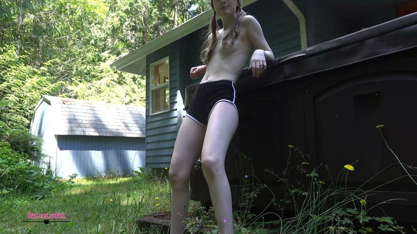 Peeing by the Tub (Destination Kat)