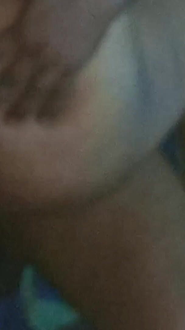 payGirl: El pene de mi esposo es pequeño, necesito un pene...