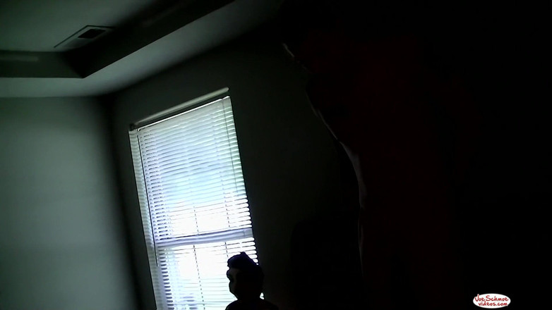 Joe Schmoe: Joe büyük pembe bir yarak alıyor