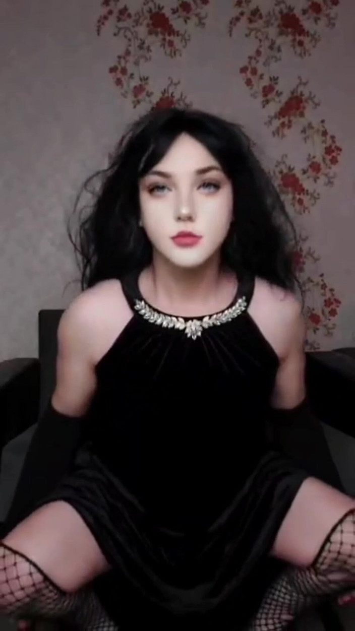 Kitty_Cross: 女装の喜び: 独自のスタイルを表現し、個性を讃える自由を受け入れる