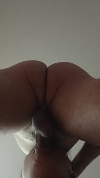 Fotto la mia matrigna alydenaliofficial che pulisce la camera da letto