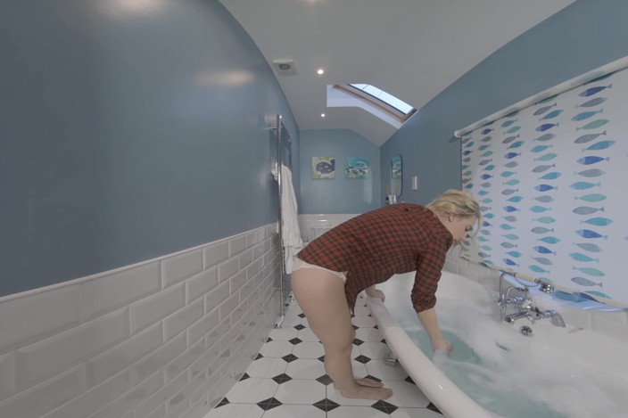 WankitNow VR: Amy W- Using the Shower Head