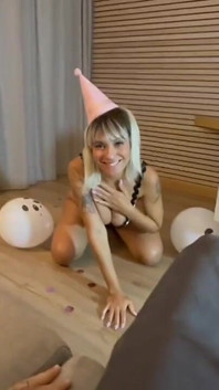 No Meu Aniversario Sentei No Pau E Recebi Muito Leitinho Dentro Da Bucetinha