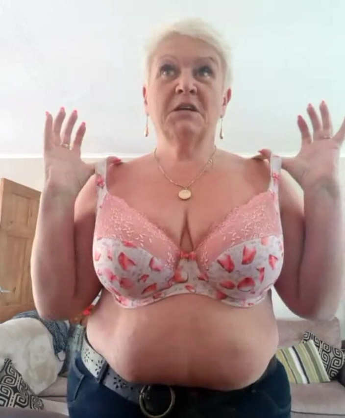 Uk Joolz: 和joolz的谈话场景 57