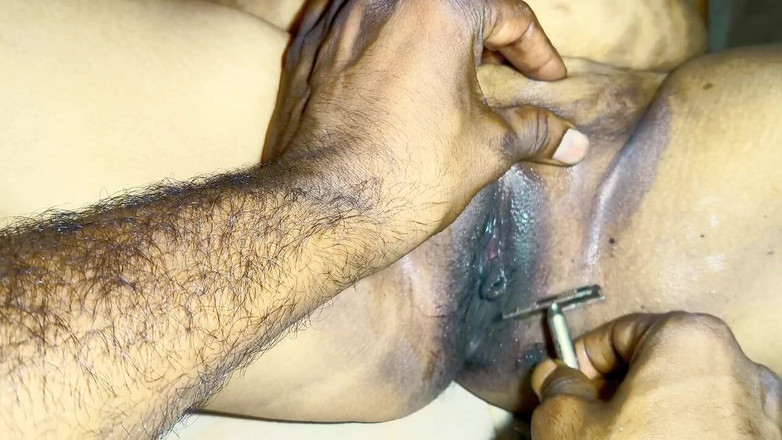 Raja puja: Inderin bhabhi rasierte ihre muschi