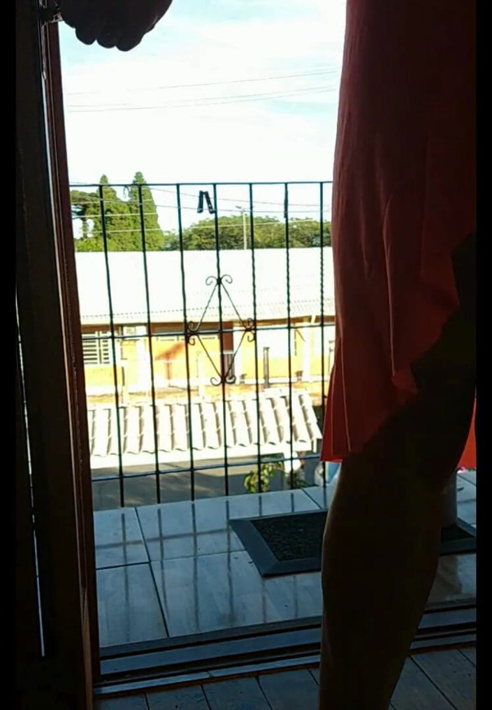 Priscila: Mama mea vitregă tunde păr ei și se expune pe stradă,...