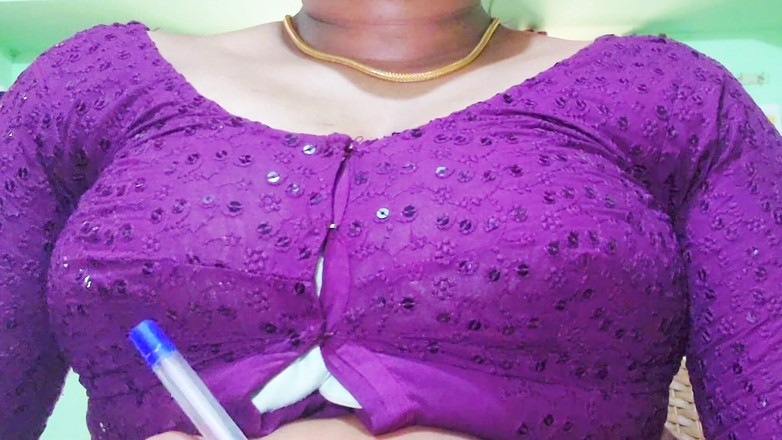 Desi Mohini: Un demi-frère couche avec sa demi-sœur dans la chambre