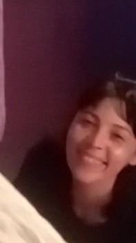 Papi pervertido con polla dura en mi cama