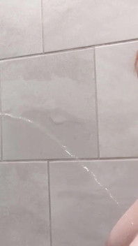 Mandi emas pertama Sophia dengan Jasper