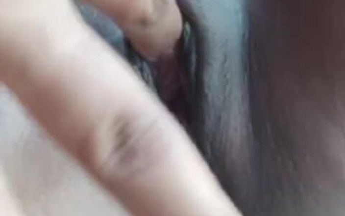 Rajasthan girl: Gadis Rajasthani lagi asik duduk sendirian di rumah desi marwari...