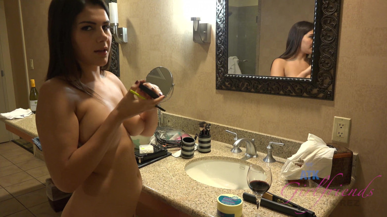 ATK Fans (Girlfriends): Percutian maya Las Vegas dengan Valentina Nappi 1/2