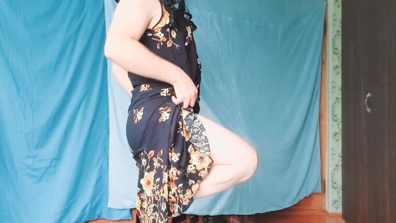 Kitty_Cross: Wunderschöner femboy, der heute abend kurven wie eine göttin zeigt