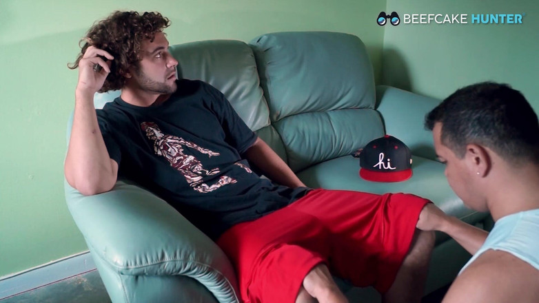 Beefcake Hunter: 다른 남자를 처음으로 따먹는 Marco