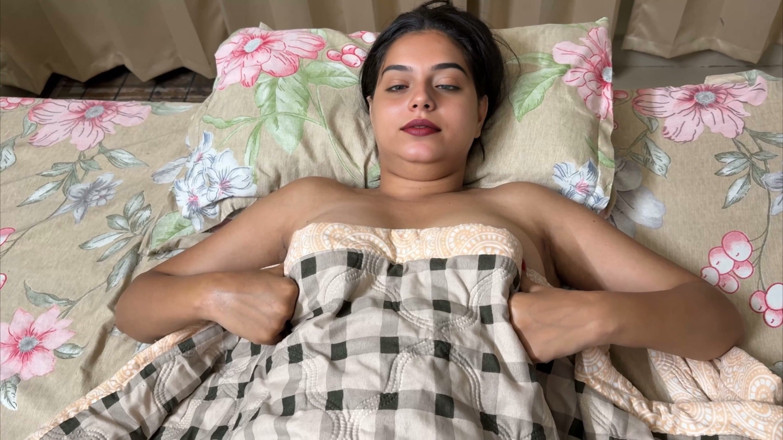 Saarabhabhi6: La mia grande sorellastra era arrabbiata, abbiamo condiviso il letto...