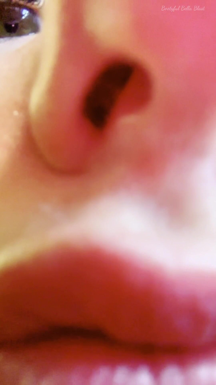 BellaBlast: Depta i połknięta przez giantess Tinies POV Fantasy przez Bella...