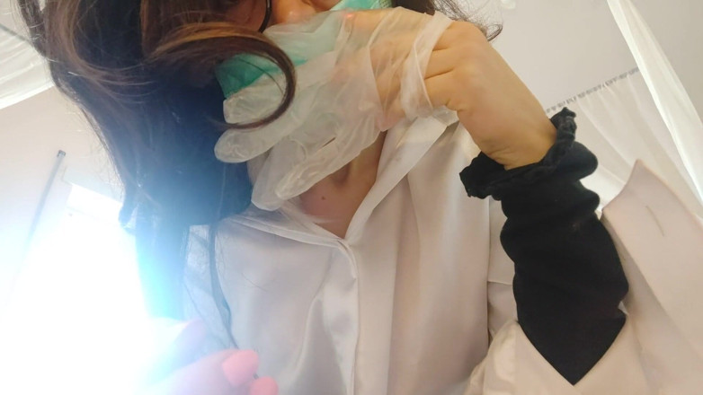 savannahamatoriale: Jaký úzkostlivý doktor! Dělá nádhernou rektální zkoušku