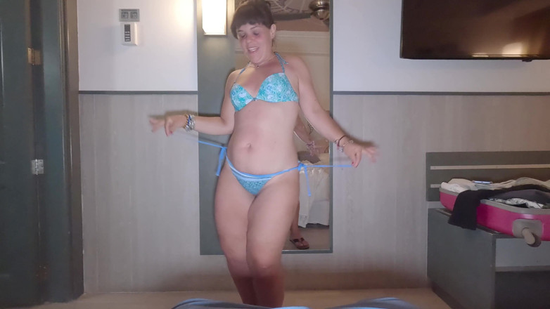 Chubby big booty: shaukiya patni ko hotal men rivars kaugarl men choot men...