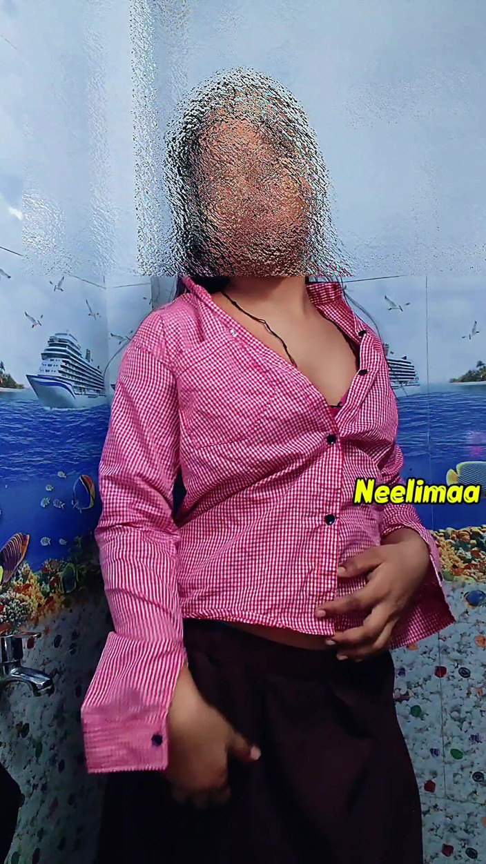 Neelimaa: นักเรียนสาว Desi อินเดียสุดฮอตเปลี่ยนเครื่องแบบและช่วยตัวเอง วิดีโอเซลฟี่ Desi อินเดีย
