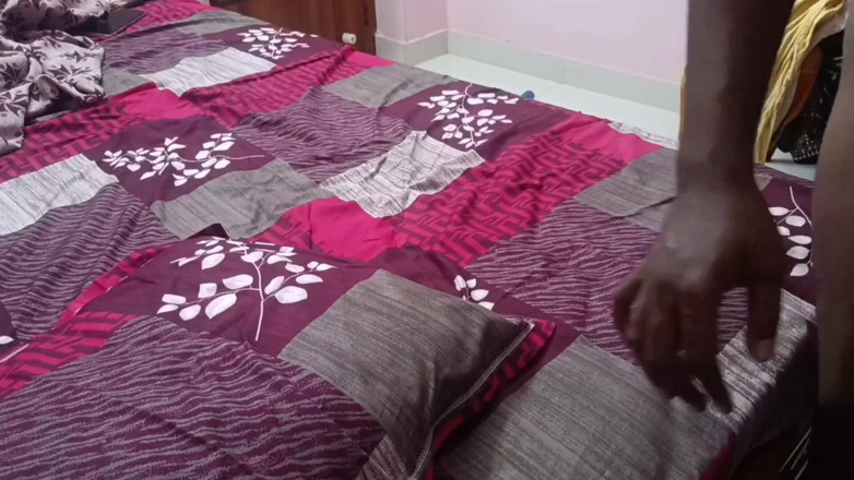 Black & white desicat: Calda zia indiana scopata in Sari e pecorina creampief