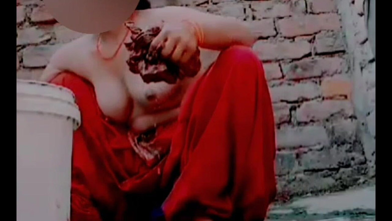 TricolorMusic3: 섹시한 몸을 문지르며 목욕을 하고 있는 핫한 섹시한 Lavanya, 그녀는 매우 아름다운 핫한 섹시한 소녀이며, 모든 옷을 벗어