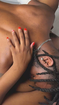 Bbw queen con grandi tette e culo grosso viene scopata duramente da un fratellastro fino a quando non viene riempita di crema sul cazzone nero e viene fuori