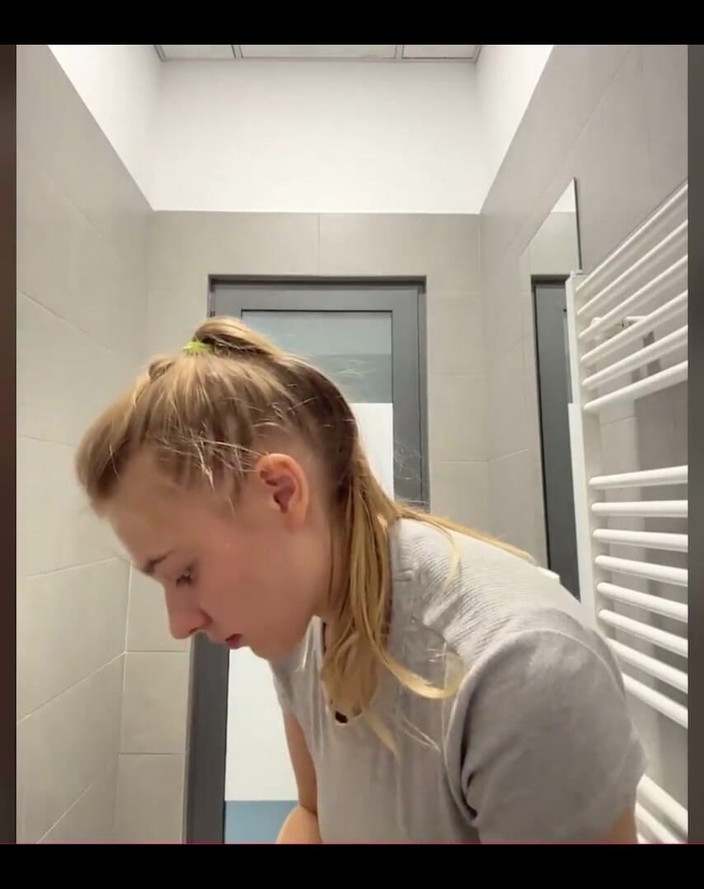 JuiceLussie: Creampie Pepek. Memancut mani dan menjolok