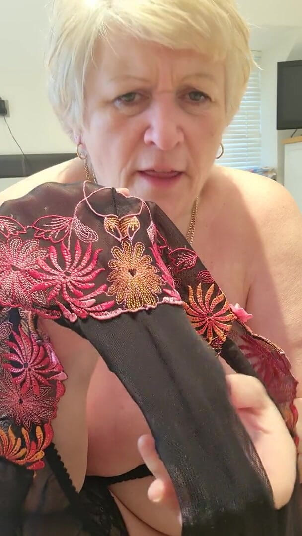 Uk Joolz: 絶頂!私のパンティーの匂いを嗅いで...JOI と CEI