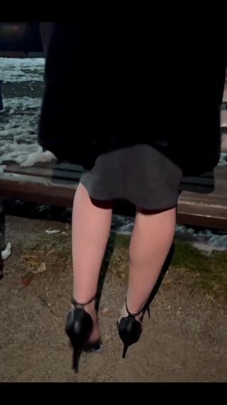 webskinny: Tôi thích trêu chọc bạn bằng ngón chân của tôi...