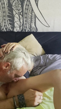 Mijn poesje beffen - hoe lang kan ik het uithouden zonder klaar te komen - kleine blondine