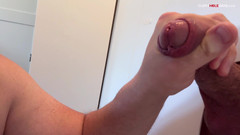 GLORYHOLEGAYS: Chico heterosexual casado intenta un gloryhole - y su polla se...