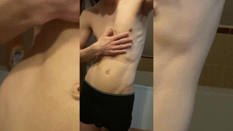 Adamek: Mager pojke onanerar och sprutar sperma