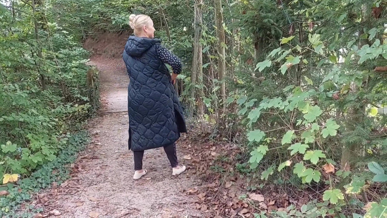 Selena701: Hermosa Esposa Rubia Madura Disfruta Del Sexo Con Tacones