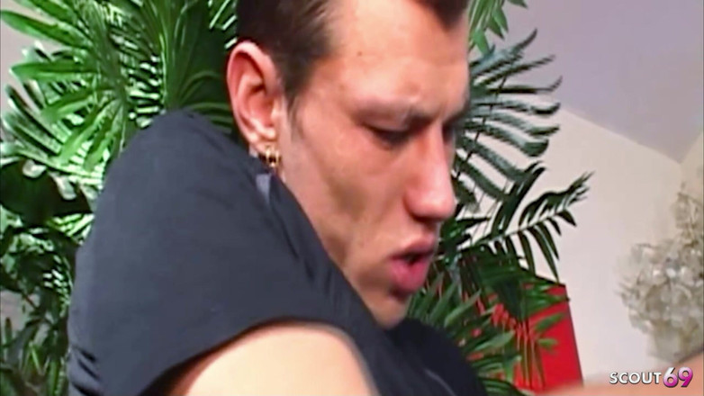 Shemale TS Collection: セクシーなラテン系トランスジェンダーがアフターパーティーで男たちにきついアナルで犯される