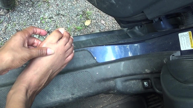 The Cassie Chronicles: Cortando mis uñas dedo del puño: una mini pedicure