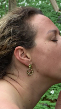 Il ragazzo seduce la formosa bbw matura kathy tedesca per succhiare il suo cazzo in un luogo pubblico