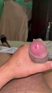 Acariciando meu pau