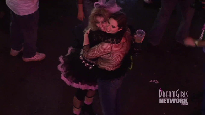 Dream Girls: Mardi Gras hotelfeest
