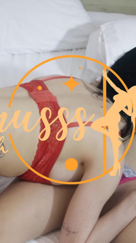 Venus and Victoria Licking Perfect Belly Buttons and Bellies
