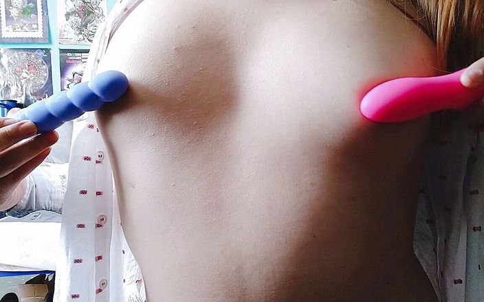 Crystal Phoenix Porn: Vibratorer på mina bröstvårtor