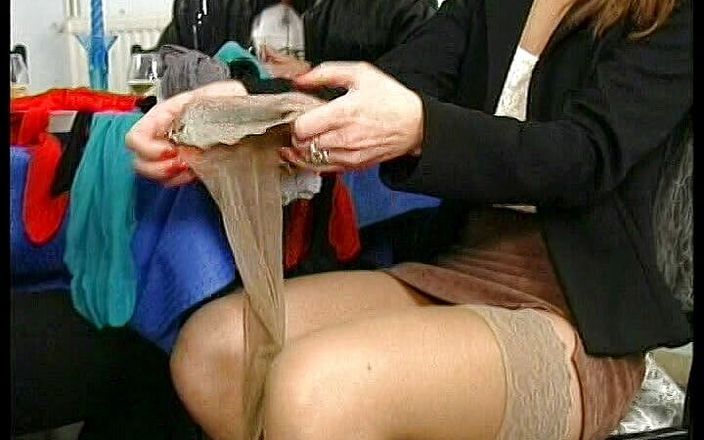 German Teen Hookers: Remaja jerman terangsang ingin disetubuhi