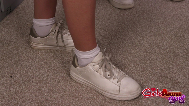 GirlsAbuseGuys: Ploegselectie