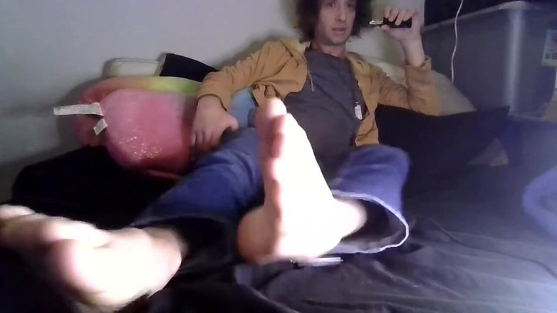 LilTaste: Vaping &amp; Foots Fanclub