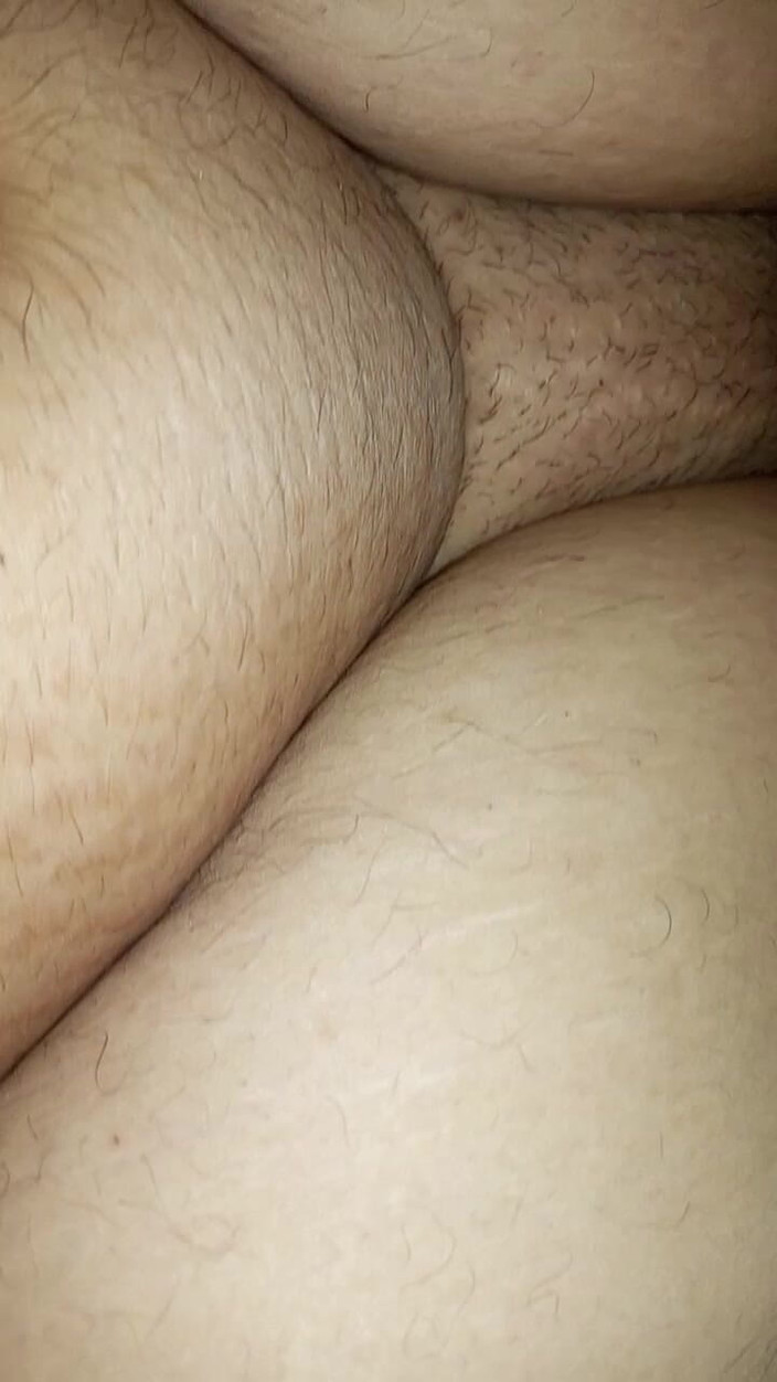 Lubnawife: Moglie pakistana scopa suo marito