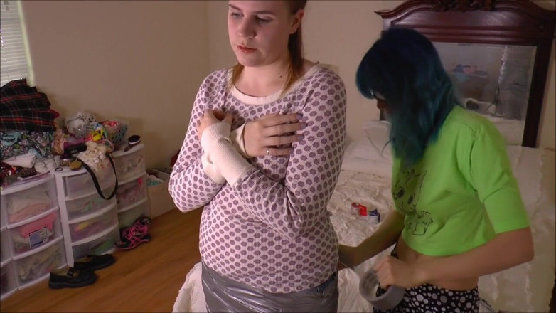 Selfgags classic: Transformându-l pe Alex într-o mumie